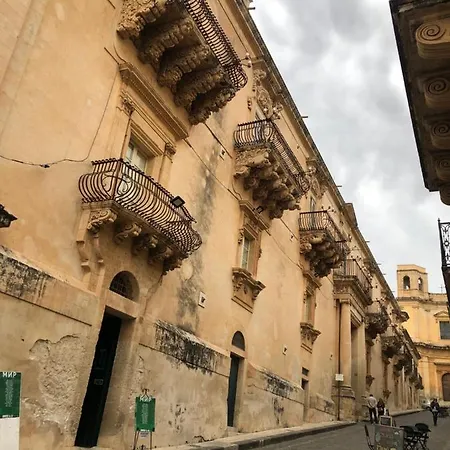 Artroom Garden Appartamento Noto